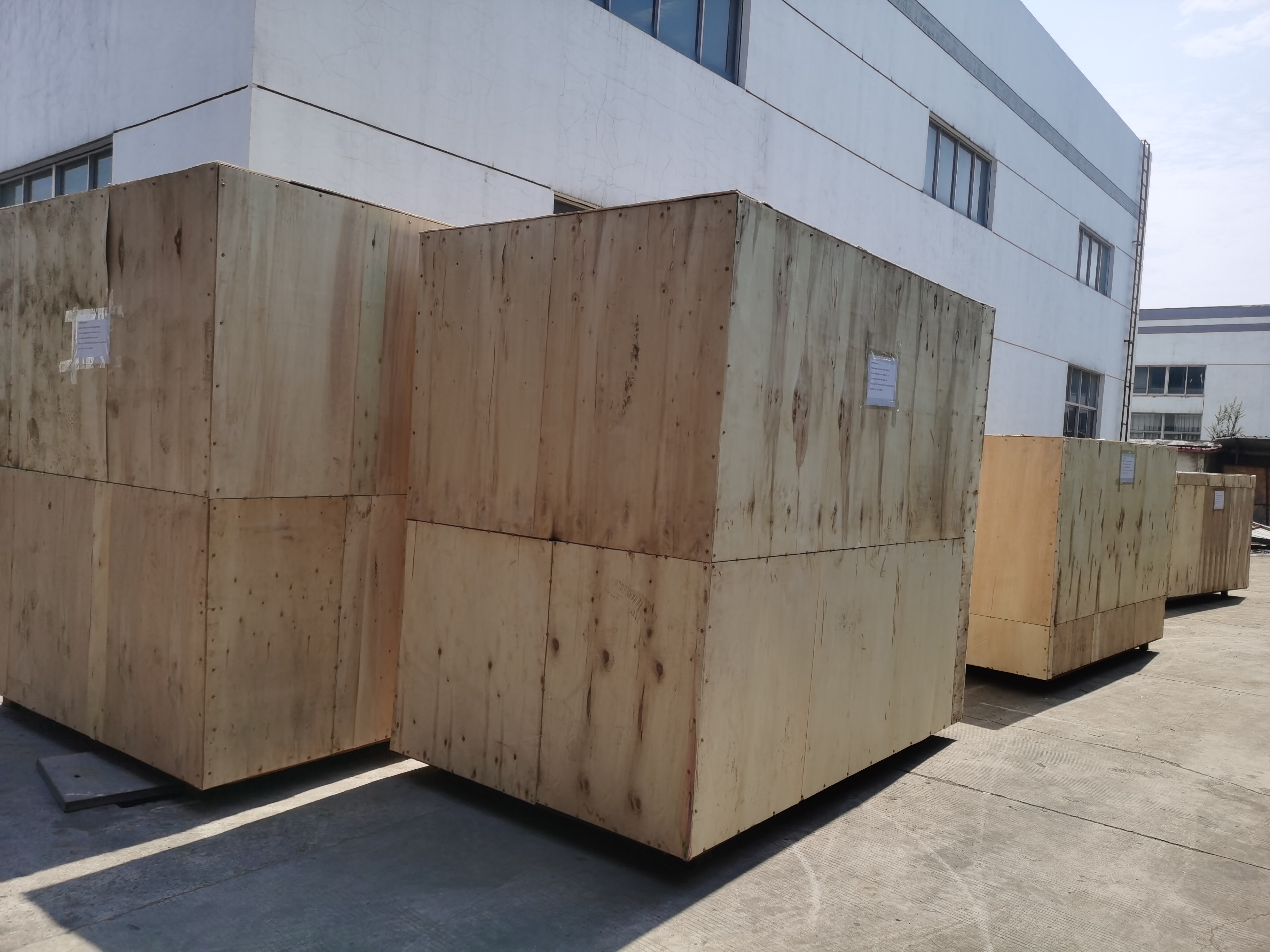 trường hợp công ty mới nhất về 1 container máy móc được chuyển đến Indonesia